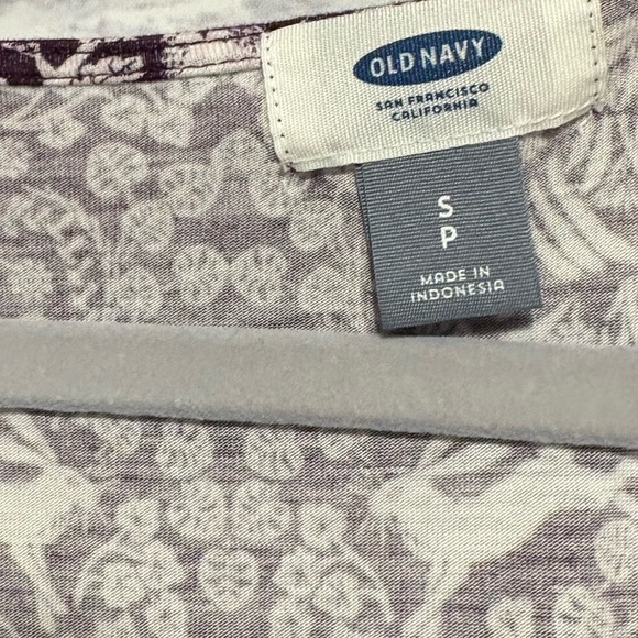 Old Navy Rabbit Forest Print Women's Top Small - Picture 3 of 6